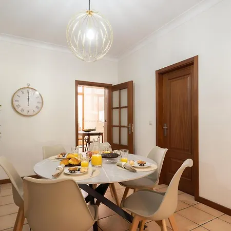 Spacious Duplex House - Jacuzzi & Terrace Holiday home
