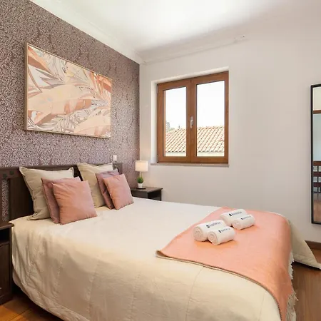 Spacious Duplex House - Jacuzzi & Terrace Holiday home Porto