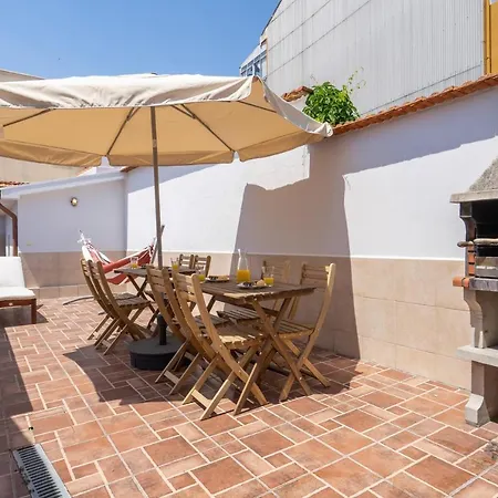 Spacious Duplex House - Jacuzzi & Terrace Holiday home Porto