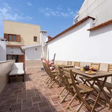 Holiday home Spacious Duplex House - Jacuzzi & Terrace