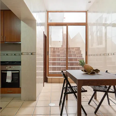 Spacious Duplex House - Jacuzzi & Terrace Holiday home