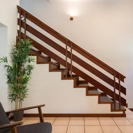 Spacious Duplex House - Jacuzzi & Terrace Holiday home *