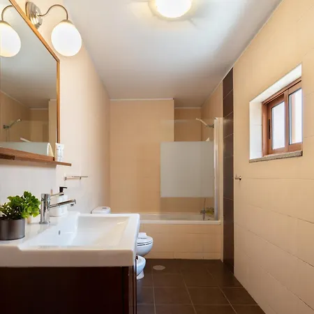 Holiday home Spacious Duplex House - Jacuzzi & Terrace *