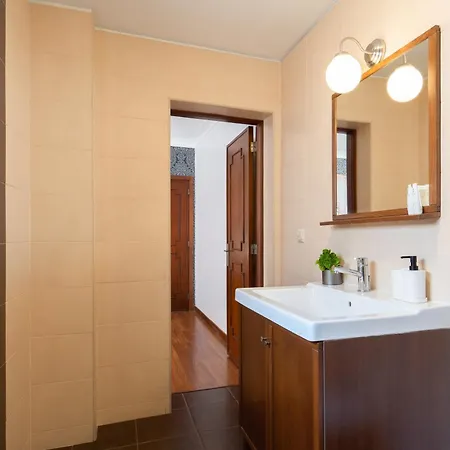 Spacious Duplex House - Jacuzzi & Terrace *