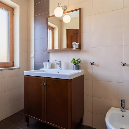 Holiday home Spacious Duplex House - Jacuzzi & Terrace