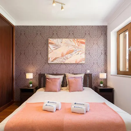 Spacious Duplex House - Jacuzzi & Terrace Holiday home