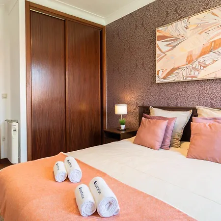 Spacious Duplex House - Jacuzzi & Terrace * Porto