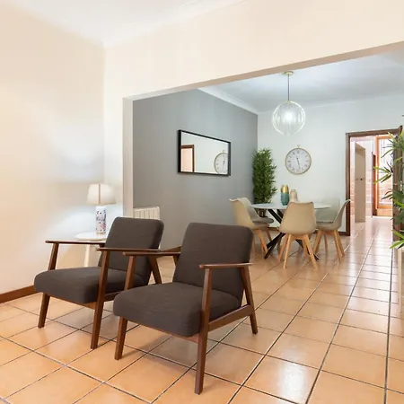 Spacious Duplex House - Jacuzzi & Terrace Holiday home *