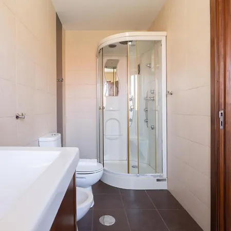Spacious Duplex House - Jacuzzi & Terrace * Porto
